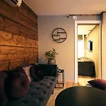 Home Again Apartments Nygata 1